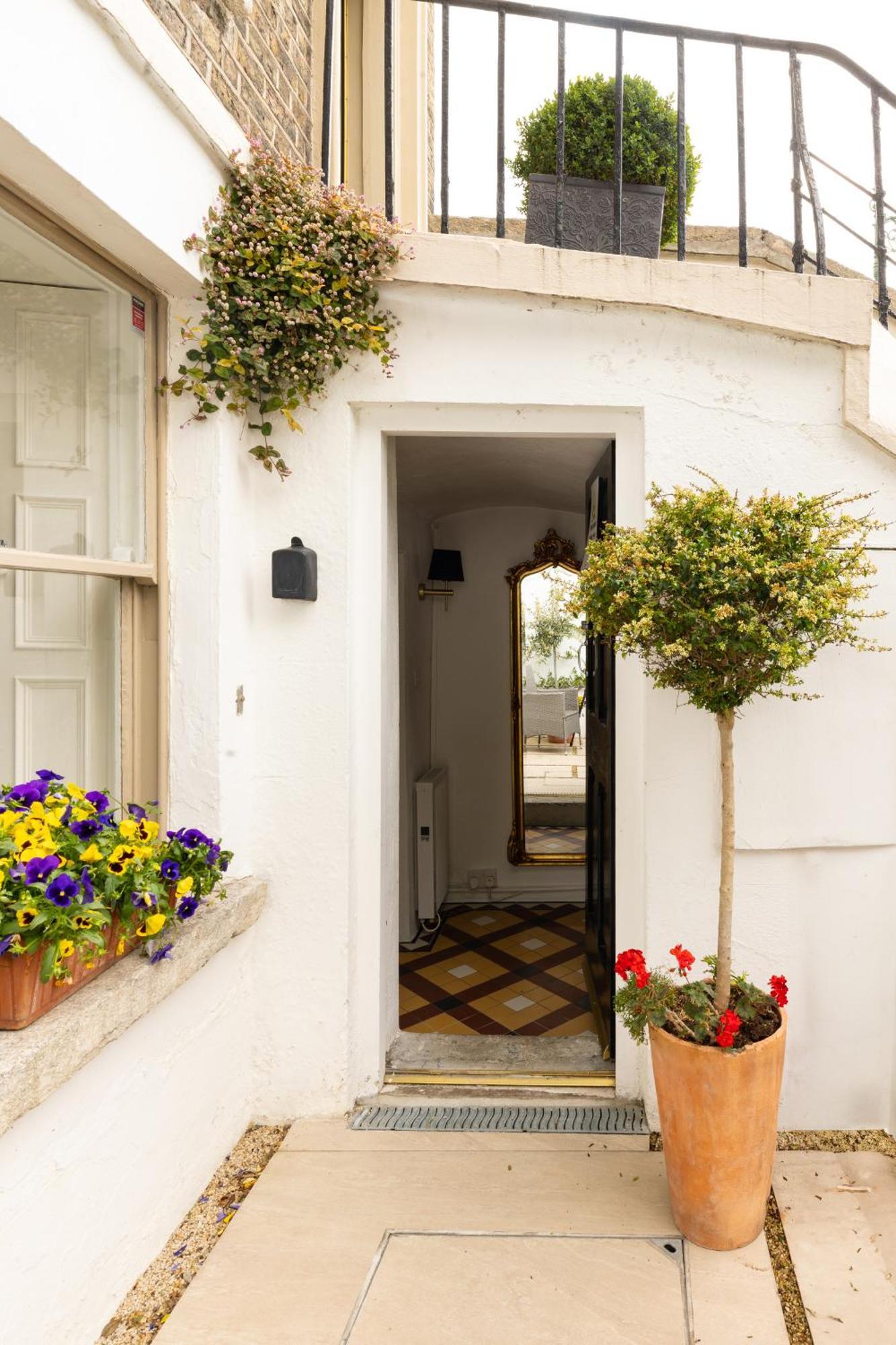 Pembroke Guest Apartment *